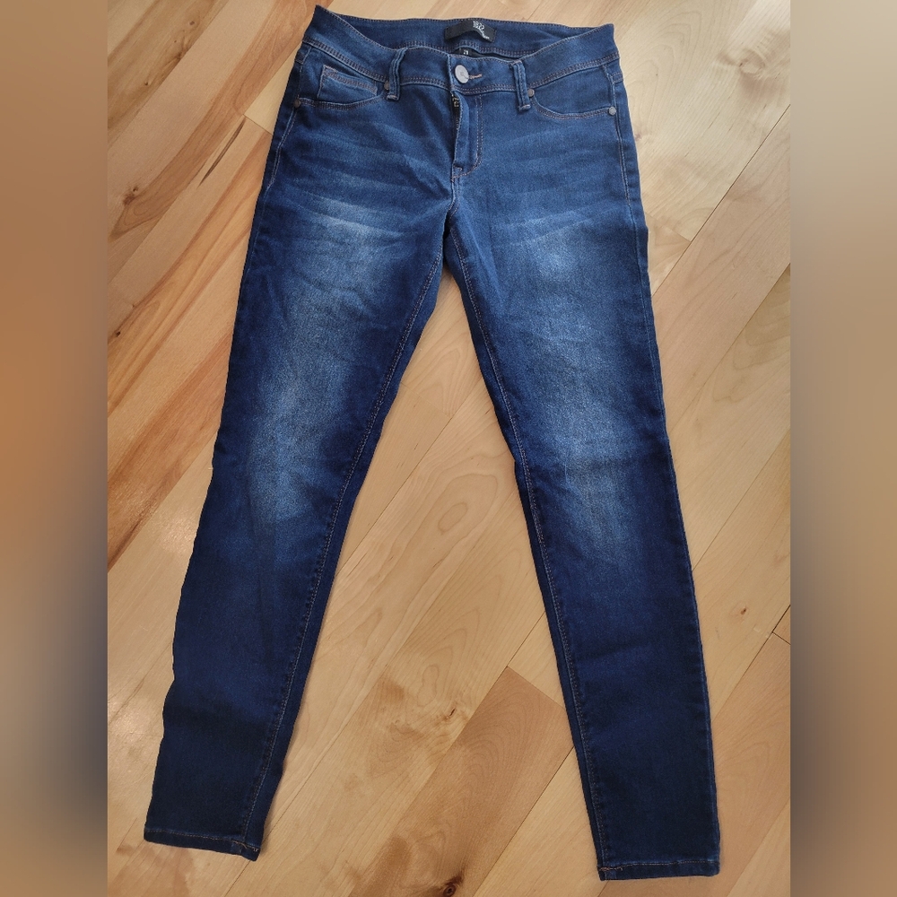 1822 Denim dark wash skinny jeans